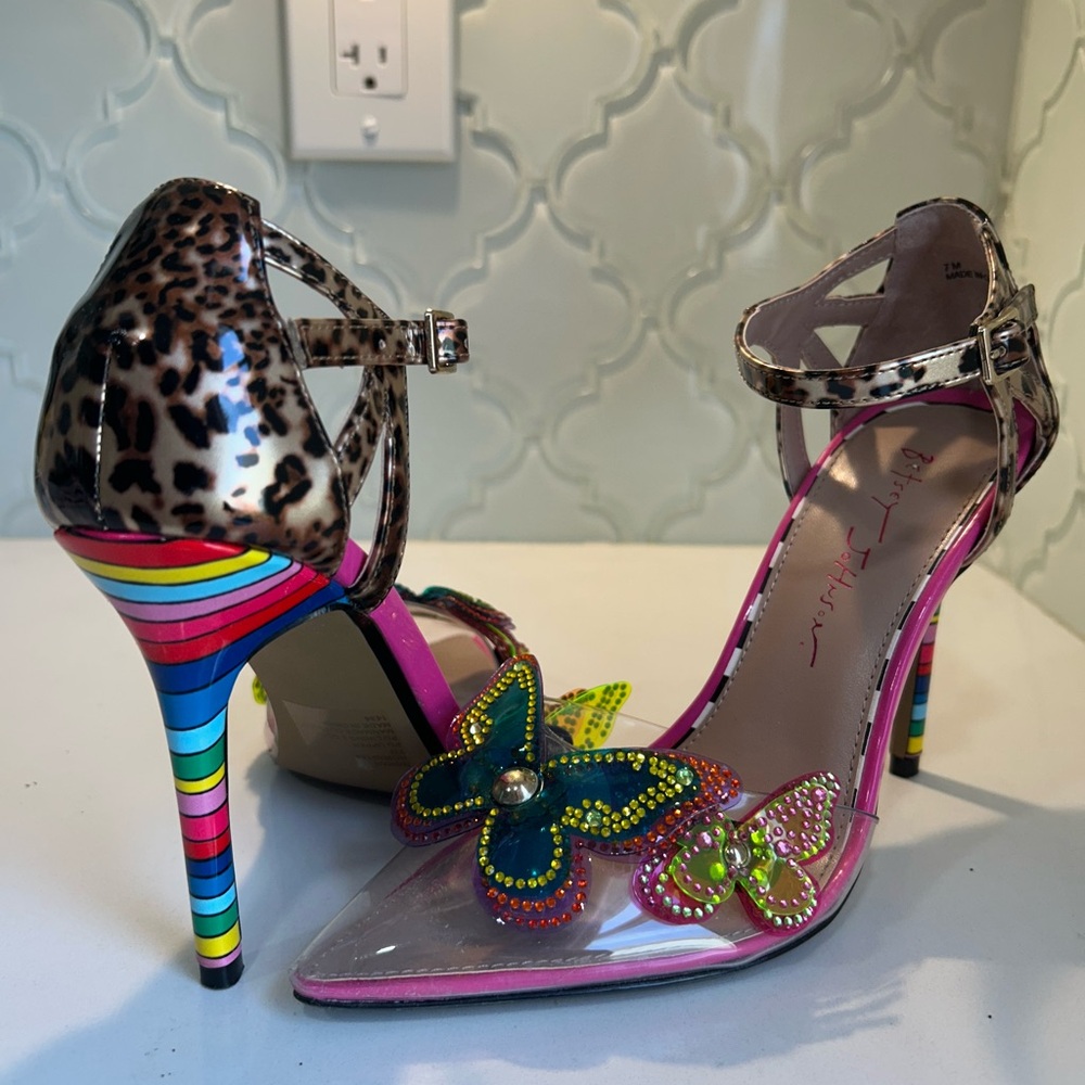 Betsy Johnson Butterfly Rhinestone Cheetah Rainbow Heels Ankle strap Size 7